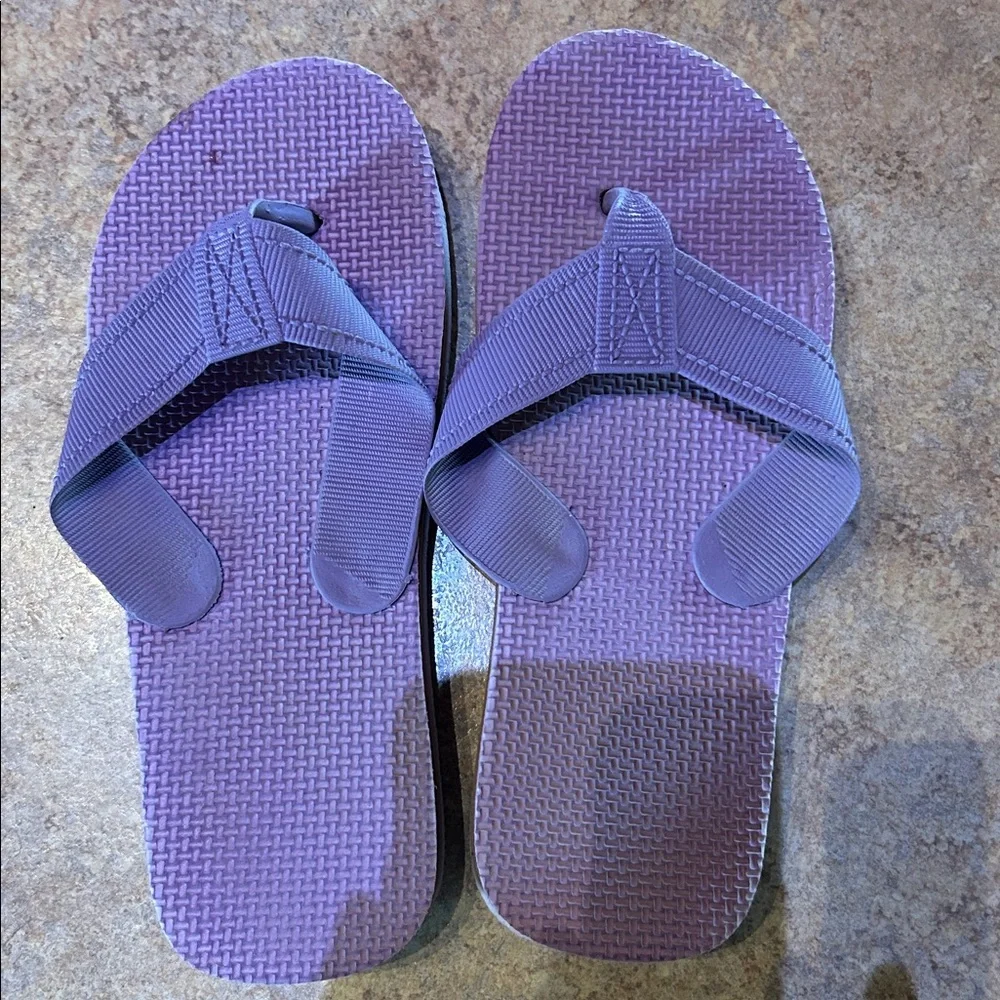 Retro style rainbow sole 🌈 foam flip flops 70’s-80’s look